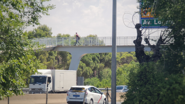 Corte nocturno del tráfico en la Autovía A-6 por la instalación de una pasarela