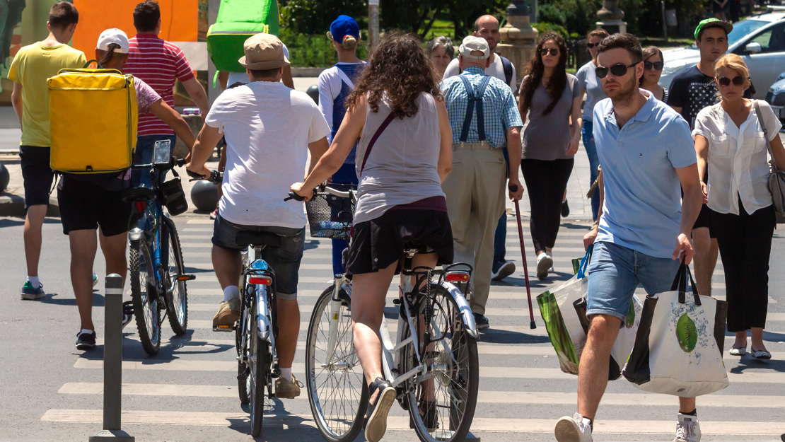 Peatones y ciclistas