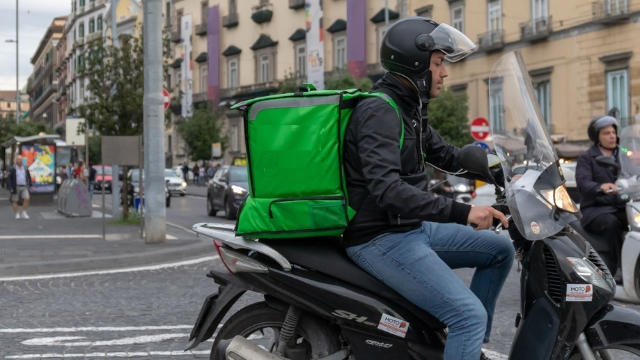 Primer paso para la puesta en marcha del curso de Conducción para el reparto en motocicleta y ciclomotor