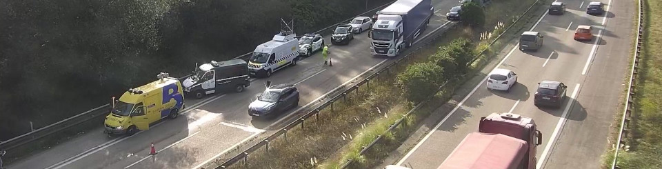 Imagen tomada de las cámaras de la DGT de autovía con vehículos circulando