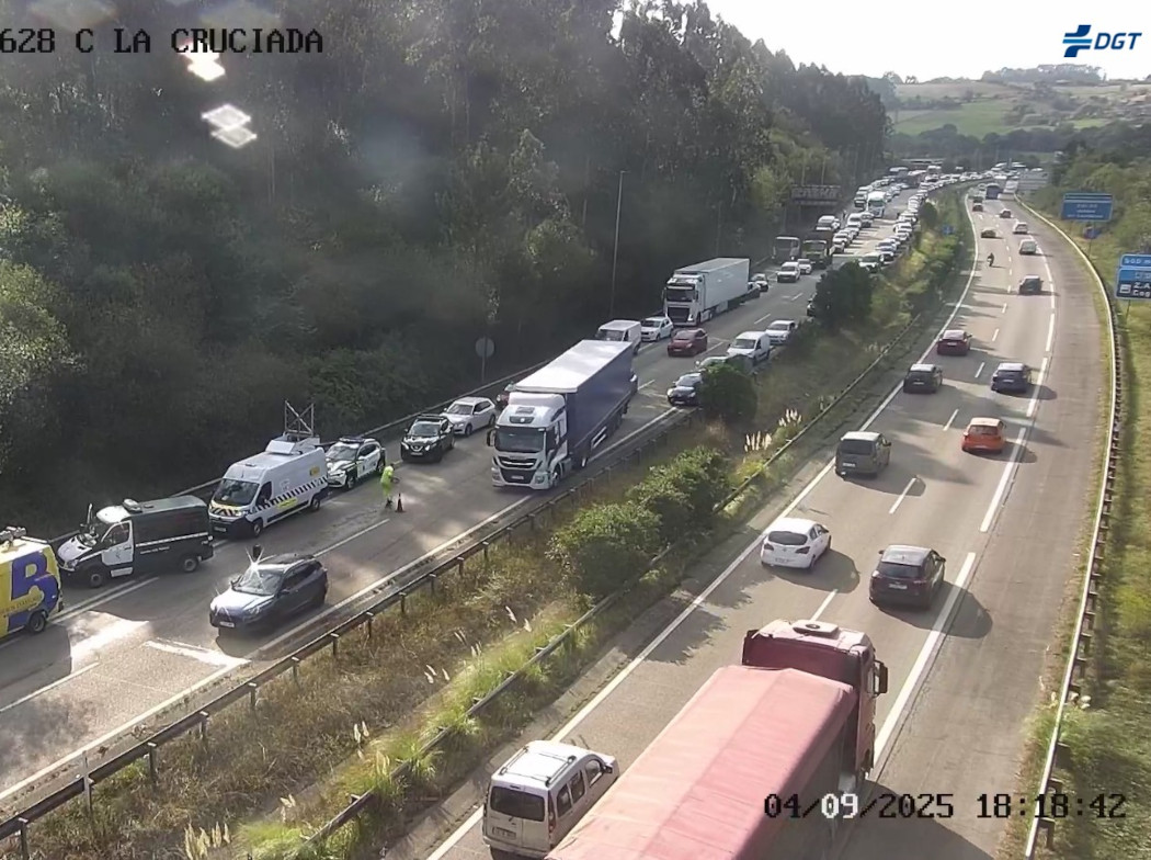 Imagen tomada de las cámaras de la DGT de autovía con vehículos circulando