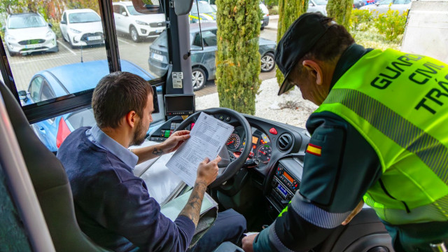 Campaña especial de tráfico para controlar que camiones y autobuses circulen seguros