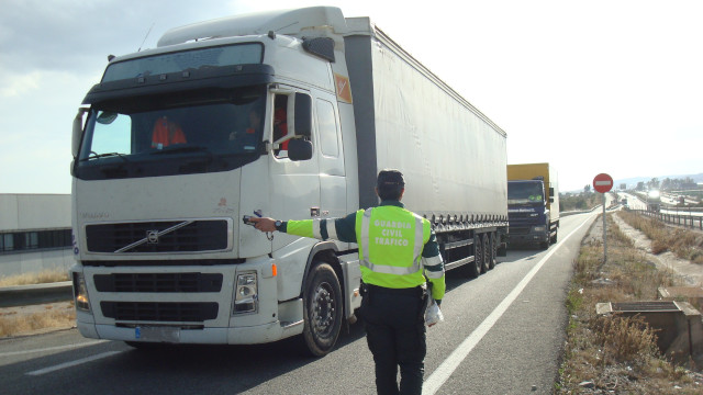 Una de cada dos denuncias impuestas a conductores profesionales ha sido por no respetar los tiempos de conducción y descanso