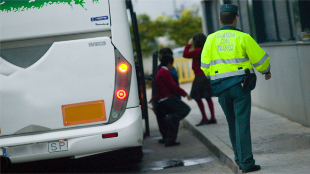 Tráfico pone en marcha una nueva campaña para controlar los autobuses escolares