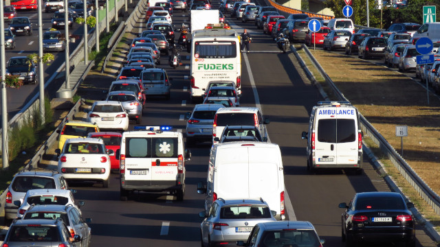 Carril para emergencias: obligatorio y ‘conectado’