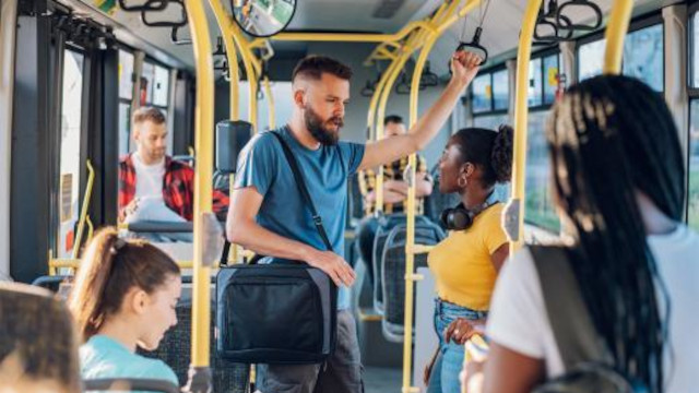 Juventud en Movimiento. Los Jóvenes y el Transporte en el siglo XXI​