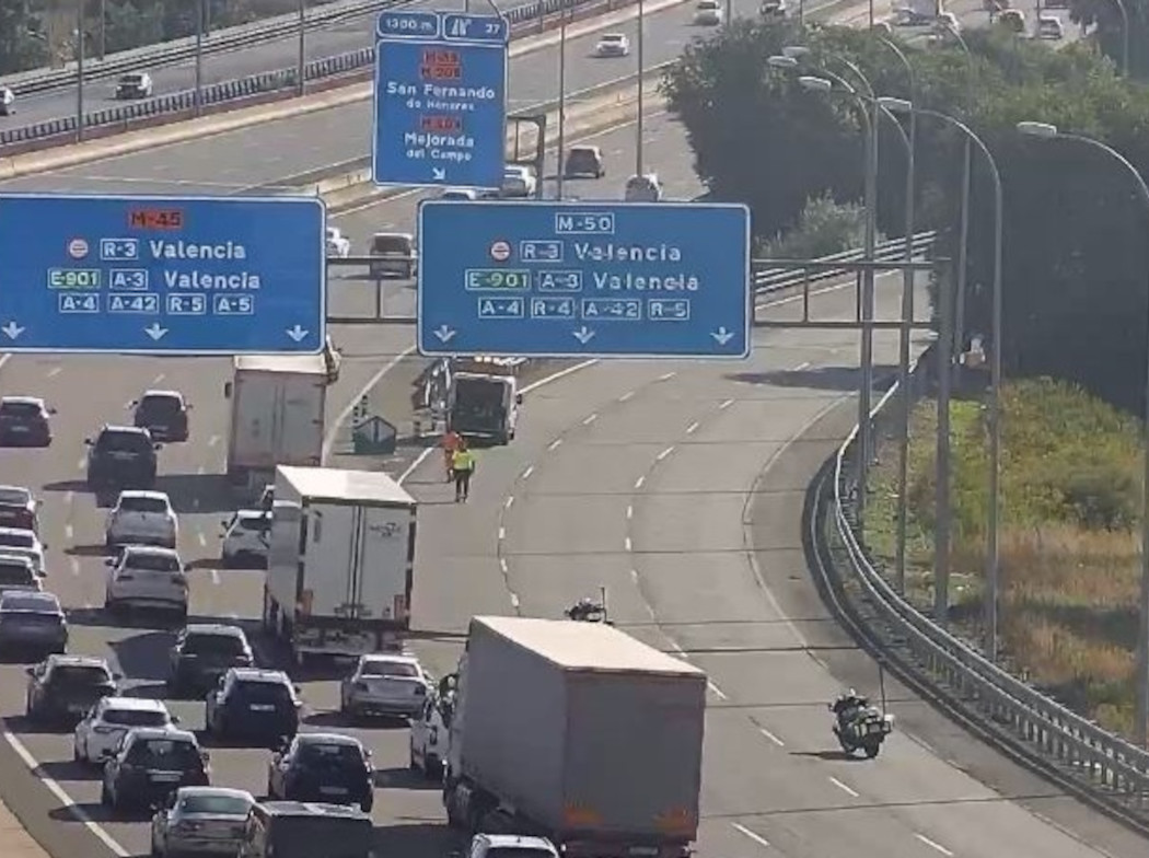 Autovía con coches