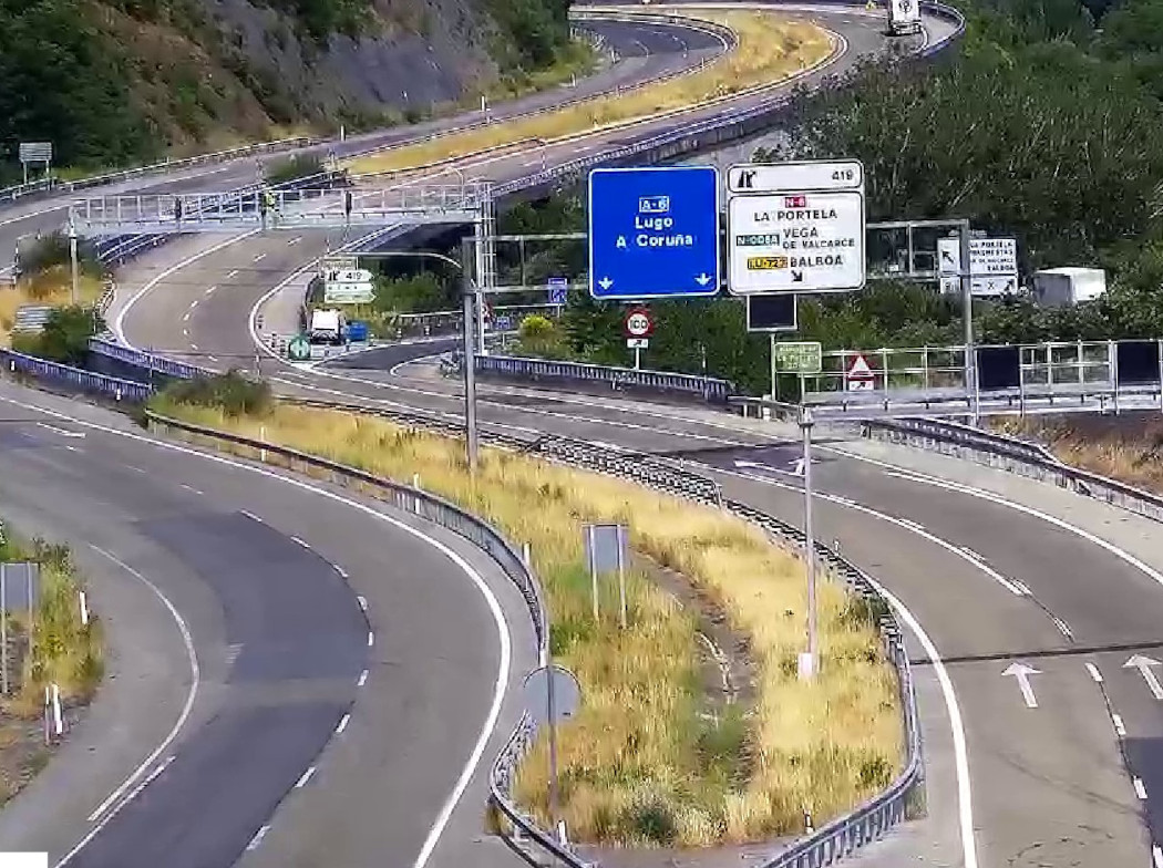 Autopista A6 con vehículos Autopista A6 con vehículos