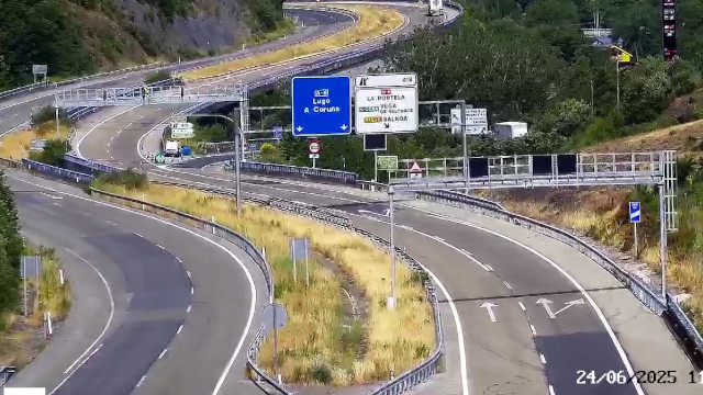 Corte de la A-6 entre Trabadelo  y Vega de Valcarce (León) por desmontaje y montaje de pórticos ITS