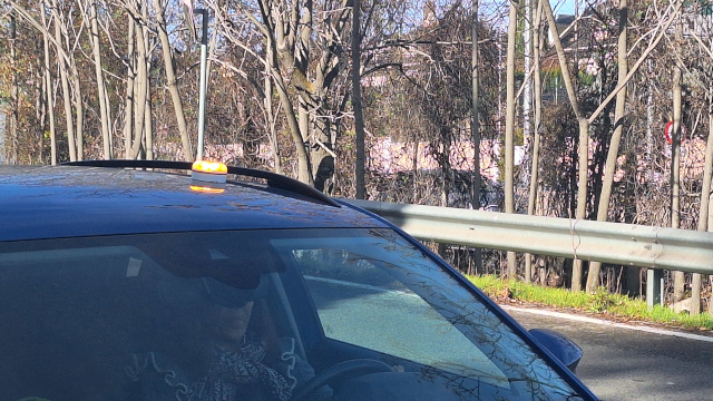 DGT recuerda la obligación de disponer de la baliza V-16 para señalizar averías y accidentes en carretera