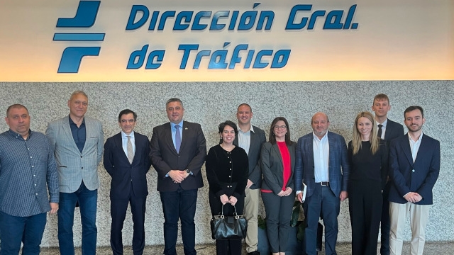 Una delegación búlgara visita la DGT para conocer la formación que se imparte para obtener el permiso de conducir en España