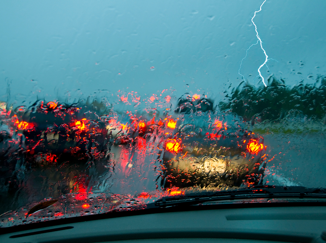 Parabrisas bajo la lluvia