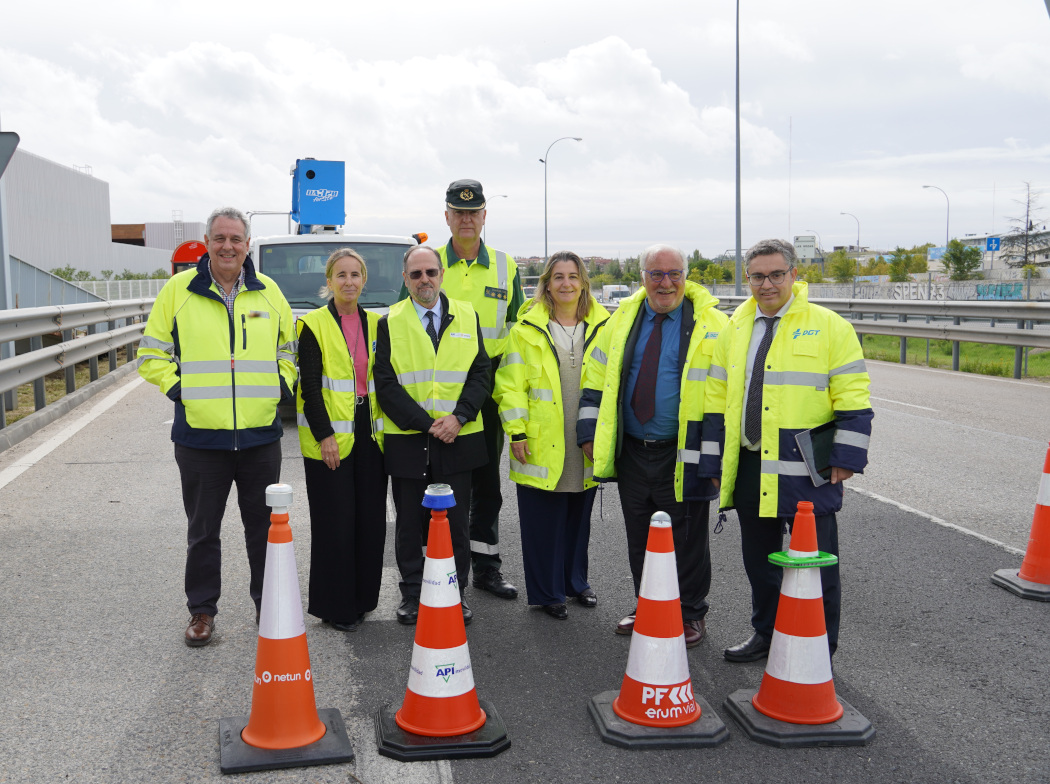 La Dirección General de Tráfico y la Dirección General de Carreteras presentan los conos conectados para obras