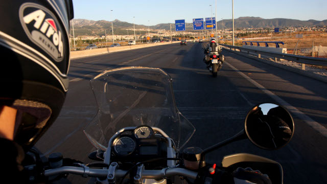 Tráfico refuerza la vigilancia en las carreteras más transitadas por motoristas   