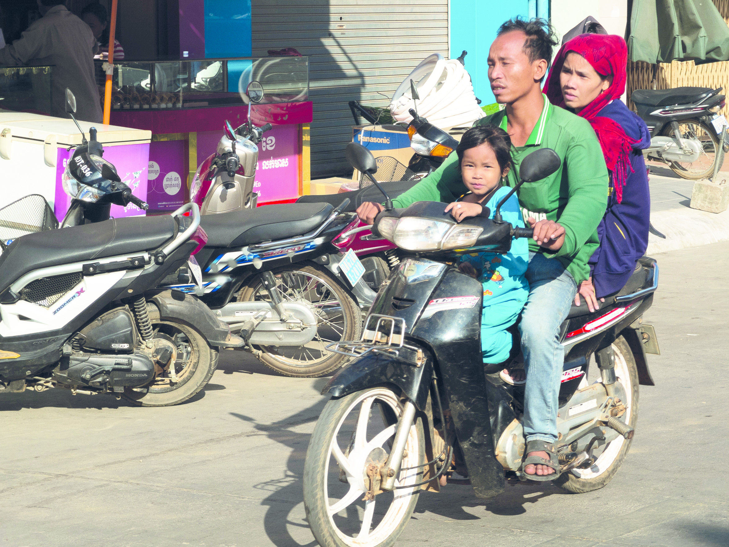 Familia vietnamita en moto