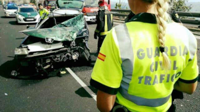 Las mujeres que vigilan la carretera