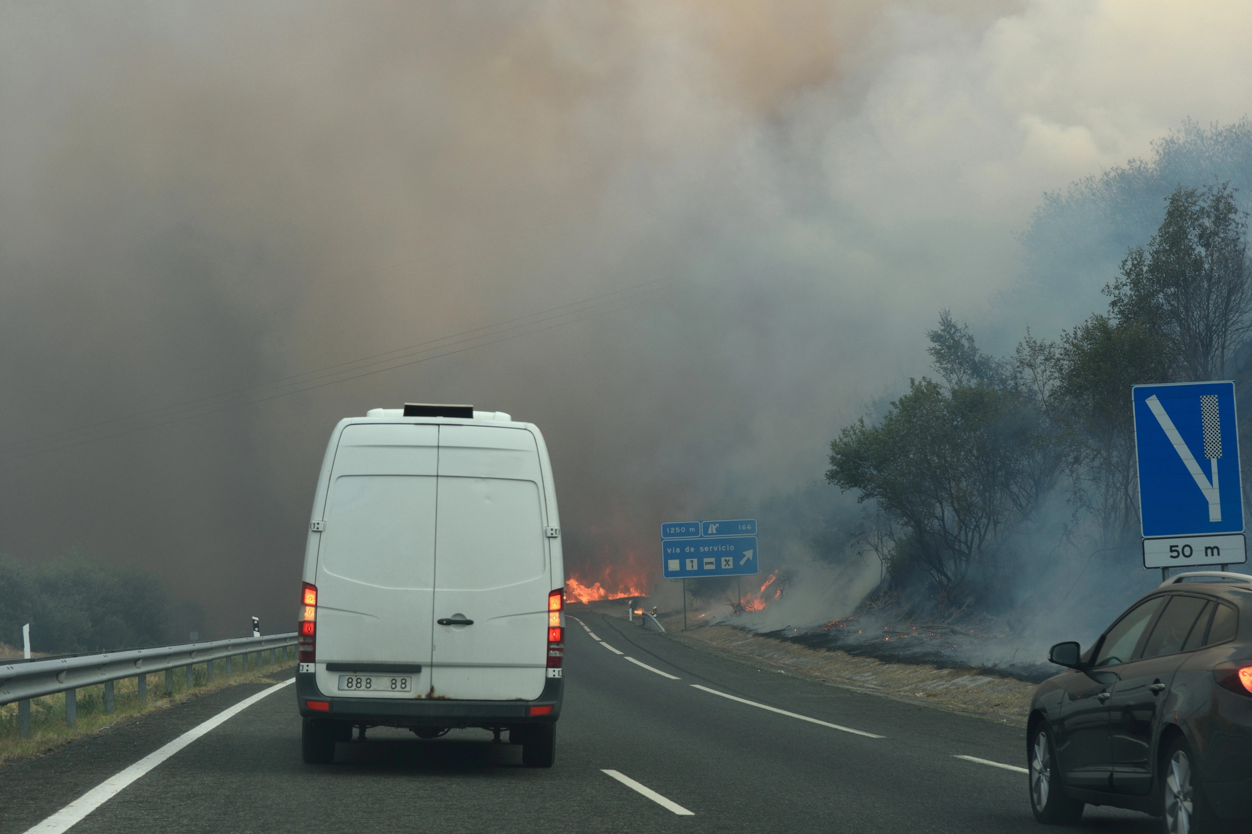Carretera con humo